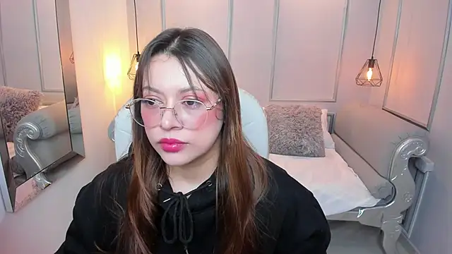 Lanna18 online show from October 2025 11:44:01 AM