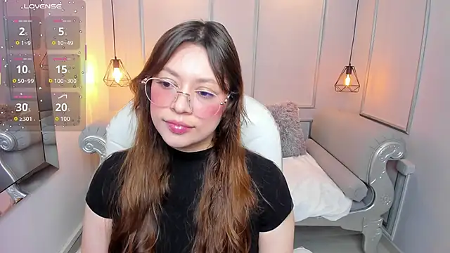 Lanna18 online show from November 2025 11:43:02 AM