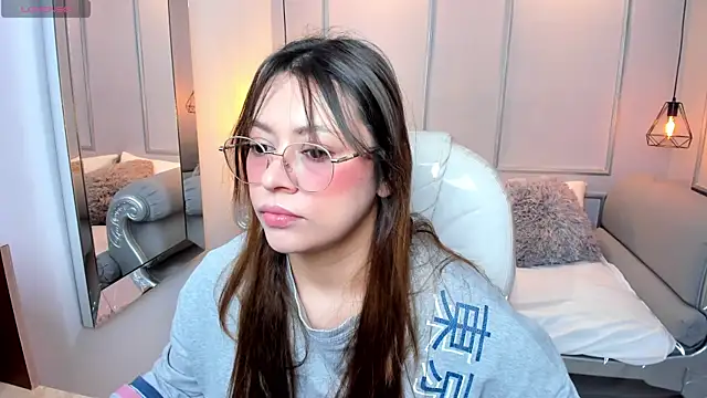 Lanna18 online show from November 2025 11:54:01 AM