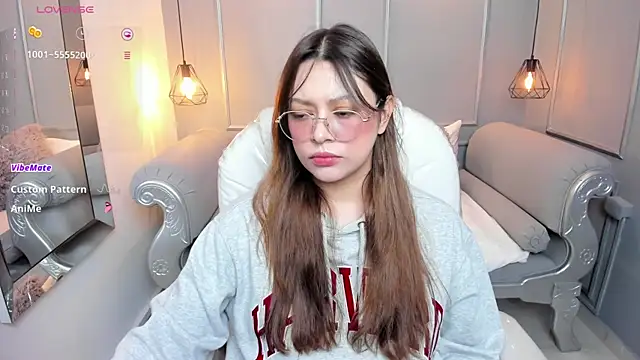 Lanna18 online show from November 2025 12:16:02 PM