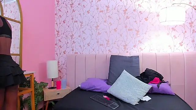 amber-hill online show from October 2025 07:09:02 PM