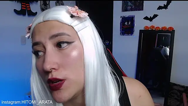 hitomi arata online show from October 2025 12:33:02 AM