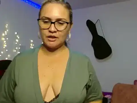 helenca43 online show from February 2025 07:13:02 AM