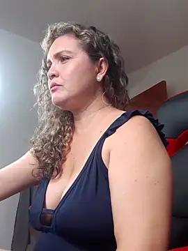 helenca43 online show from February 2025 02:44:01 PM