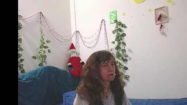 Snapshot of DominaLeona chatting on November 2025 09:19:02 PM DominaLeona online show from November 2025 09:19:02 PM