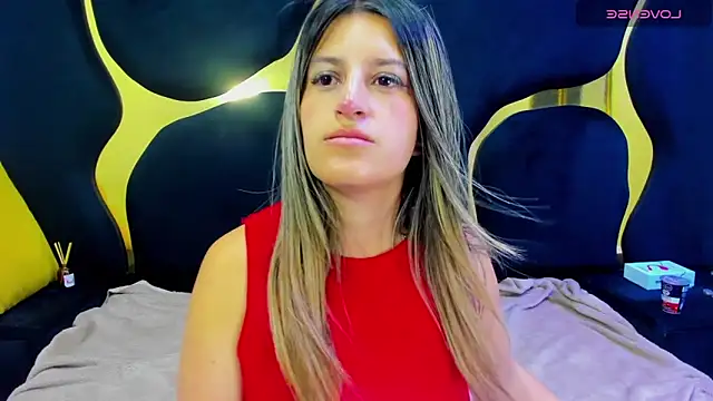 Snapshot of GiaRoussel chatting on October 2025 03:24:01 PM GiaRoussel online show from October 2025 03:24:01 PM