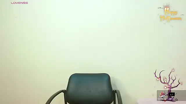 Snapshot of JessicaRabbit04 chatting on October 2025 04:09:02 AM JessicaRabbit04 online show from October 2025 04:09:02 AM