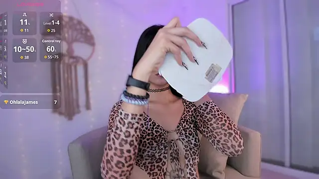 aisha sakina online show from September 2025 10:11:01 PM