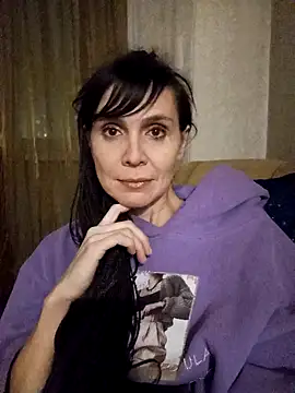 Francenia lolis online show from January 2025 06:01:02 PM