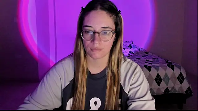 Snapshot of atenas_05_ chatting on October 2025 09:30:01 AM atenas 05 online show from October 2025 09:30:01 AM