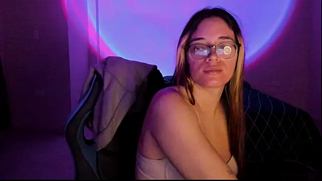 Snapshot of atenas_05_ chatting on October 2025 09:20:01 AM atenas 05 online show from October 2025 09:20:01 AM