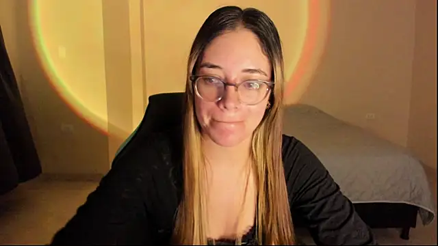 Snapshot of atenas_05_ chatting on October 2025 09:28:01 AM atenas 05 online show from October 2025 09:28:01 AM