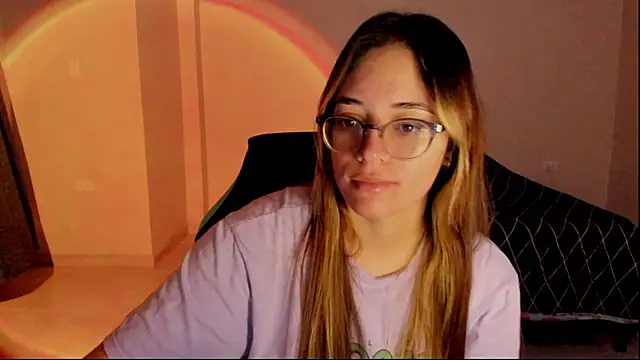 Snapshot of atenas_05_ chatting on November 2025 09:40:01 AM atenas 05 online show from November 2025 09:40:01 AM