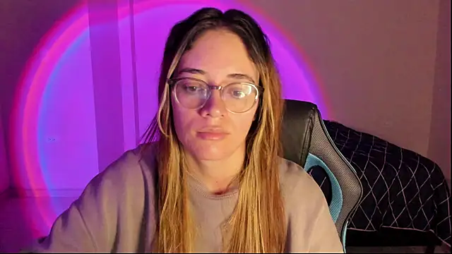 Snapshot of atenas_05_ chatting on November 2025 09:32:01 AM atenas 05 online show from November 2025 09:32:01 AM