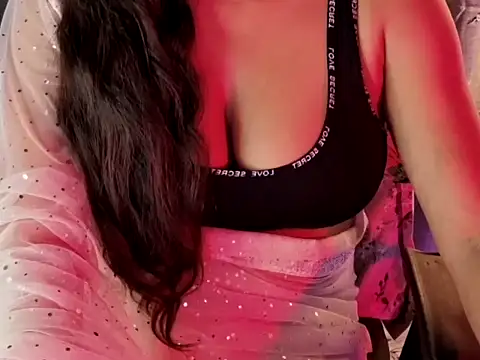 Snapshot of SexyAndHottie chatting on November 2025 02:41:01 PM SexyAndHottie online show from November 2025 02:41:01 PM