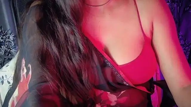 Snapshot of SexyAndHottie chatting on November 2025 04:17:01 PM SexyAndHottie online show from November 2025 04:17:01 PM