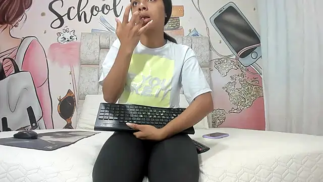 KOURTNEY-- online show from January 2025 01:58:01 AM