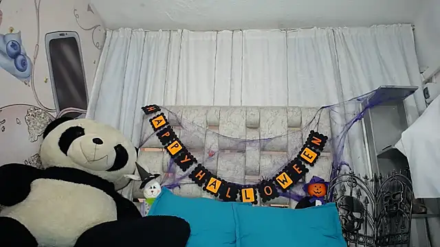 KOURTNEY-- online show from October 2025 01:44:01 AM