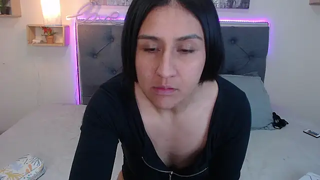 Snapshot of mia_aira chatting on October 2025 05:03:02 PM mia aira online show from October 2025 05:03:02 PM