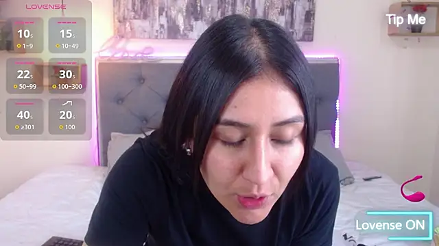 Snapshot of mia_aira chatting on October 2025 03:00:01 PM mia aira online show from October 2025 03:00:01 PM