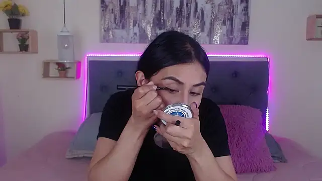 Snapshot of mia_aira chatting on November 2025 05:46:02 PM mia aira online show from November 2025 05:46:02 PM