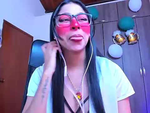 Snapshot of _ALLYSON18_ chatting on October 2025 11:41:02 AM ALLYSON18 online show from October 2025 11:41:02 AM