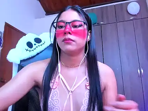 Snapshot of _ALLYSON18_ chatting on October 2025 11:29:01 AM ALLYSON18 online show from October 2025 11:29:01 AM