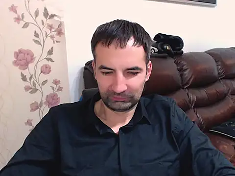 Snapshot of Leo_1617 chatting on November 2025 09:32:02 AM Leo 1617 online show from November 2025 09:32:02 AM