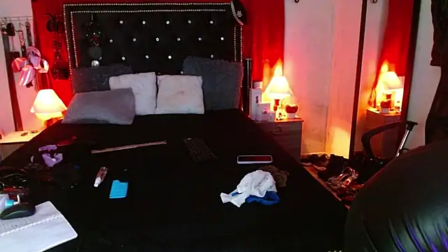 Snapshot of SamaraMartinez chatting on October 2025 08:47:02 AM SamaraMartinez online show from October 2025 08:47:02 AM