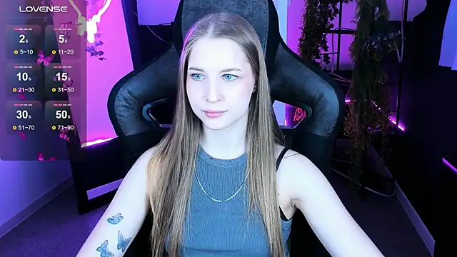 Snapshot of CuteMousee chatting on October 2025 08:44:01 AM CuteMousee online show from October 2025 08:44:01 AM