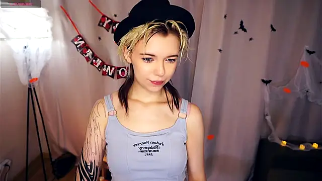 Snapshot of EngelAlman chatting on October 2025 07:09:02 AM EngelAlman online show from October 2025 07:09:02 AM