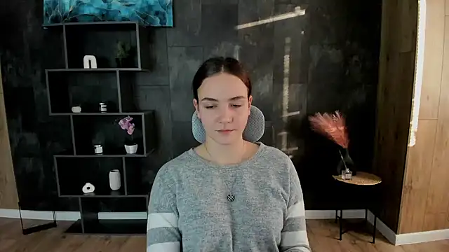 OliviaMontgomery online show from December 2024 01:00:02 PM