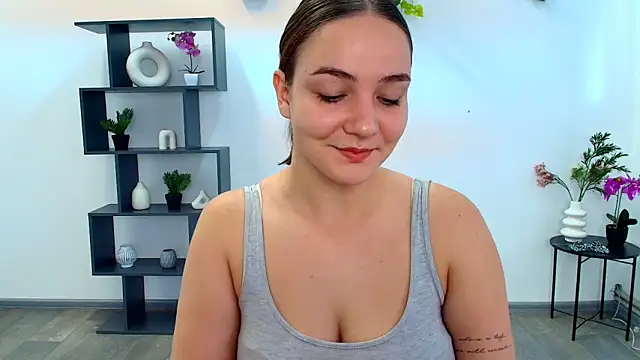 OliviaMontgomery online show from September 2025 05:18:01 AM