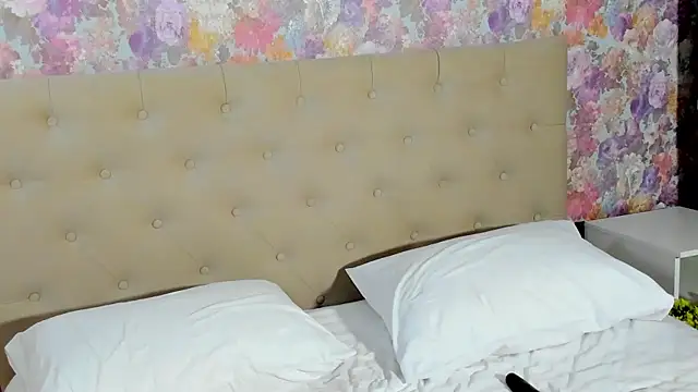 Snapshot of emma77_ chatting on October 2025 07:58:02 PM emma77 online show from October 2025 07:58:02 PM