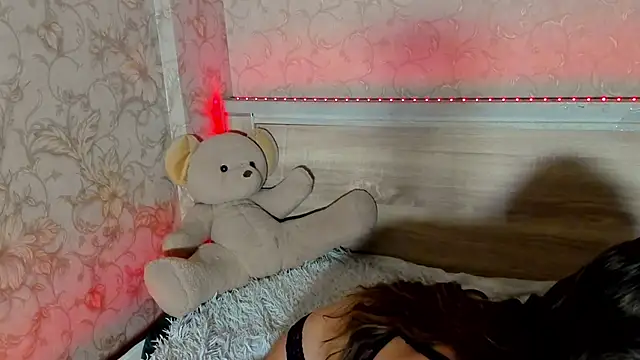 Snapshot of emma77_ chatting on November 2025 09:11:01 PM emma77 online show from November 2025 09:11:01 PM