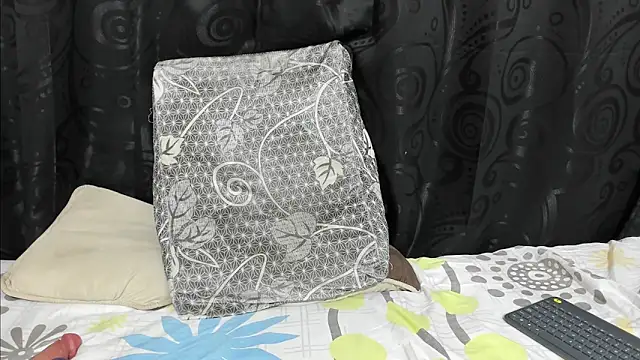 Snapshot of Rachel_Dubois chatting on December 2024 05:18:02 AM Rachel Dubois online show from December 2024 05:18:02 AM