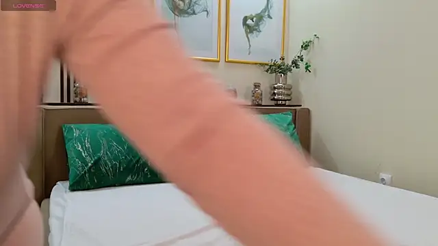 Snapshot of JESSYKA chatting on February 2025 02:05:01 PM JESSYKA online show from February 2025 02:05:01 PM