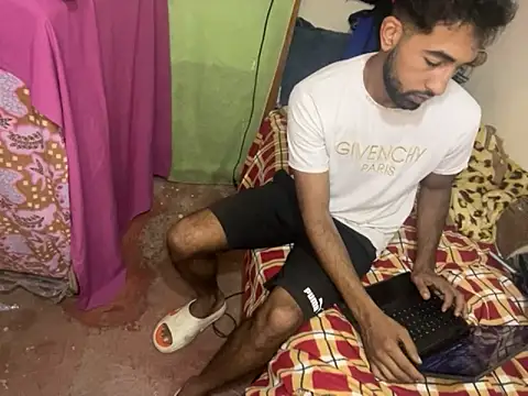 Snapshot of GaaTto chatting on October 2025 03:02:01 PM GaaTto online show from October 2025 03:02:01 PM