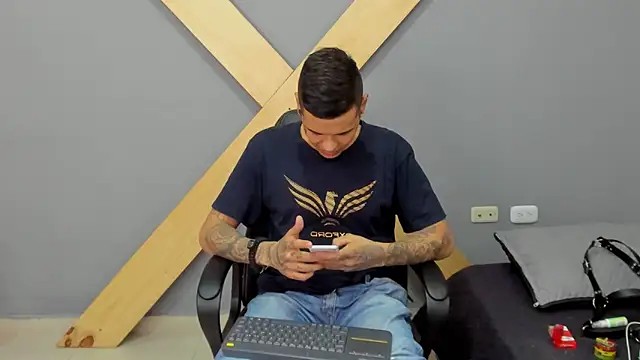 jamesinked  online show from December 2024 09:00:02 PM