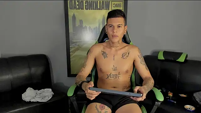 jamesinked  online show from December 2024 09:51:01 PM