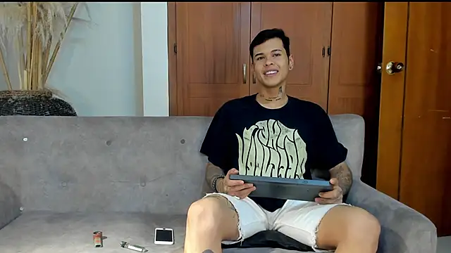 jamesinked  online show from October 2025 07:27:02 PM