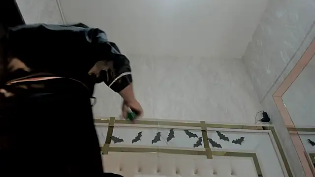 Snapshot of Victoriaa_millers chatting on October 2025 07:05:02 PM Victoriaa millers online show from October 2025 07:05:02 PM