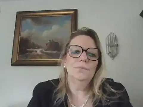 Silkesquirt online show from January 2025 11:31:02 AM