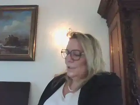 Silkesquirt online show from January 2025 10:19:01 AM