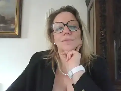 Silkesquirt online show from February 2025 02:48:02 PM