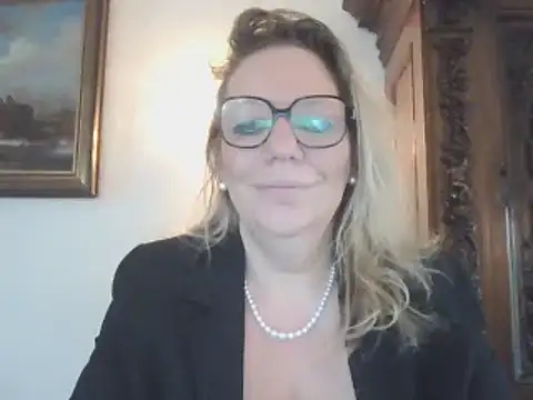 Silkesquirt online show from February 2025 08:50:01 AM