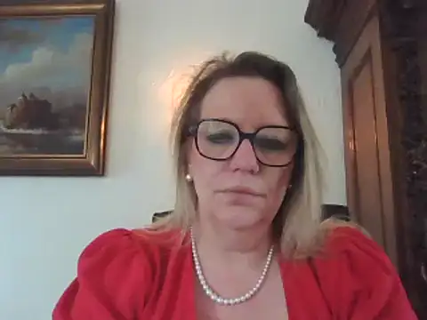 Silkesquirt online show from February 2025 12:01:02 PM