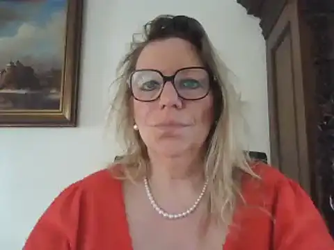 Silkesquirt online show from February 2025 08:42:01 AM