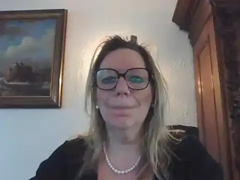 Silkesquirt online show from February 2025 07:54:02 AM