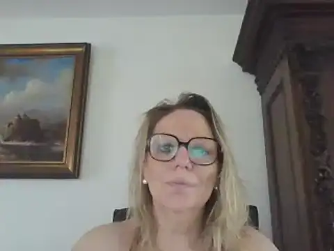 Silkesquirt online show from February 2025 10:37:02 AM